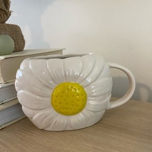 Urban Outfitters Ceramic Daisy White Flower Mug